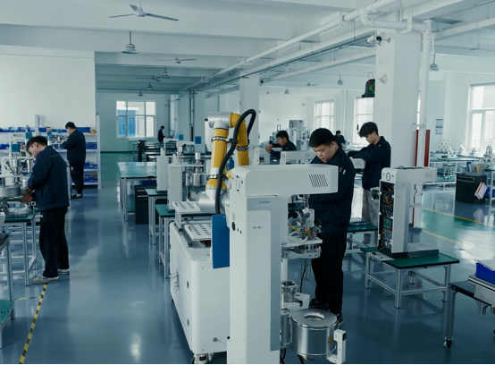 全自動(dòng)機(jī)器人手臂高壓反應(yīng)釜